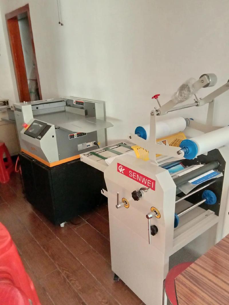 身边的服务管家 专业打印、复印、胶装与照相服务